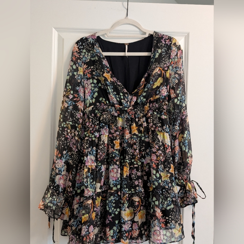 Free people Floral Chiffon Blouse Dress Or Tunic Size Small EUC